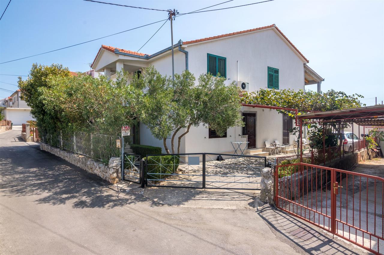 Apartment And Rooms Ruza Trogir Exterior photo